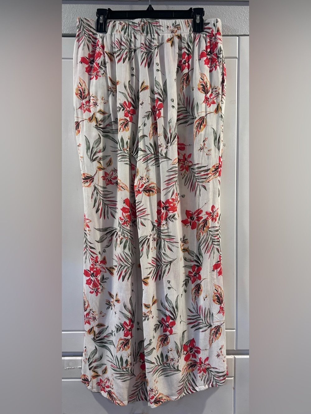 Floral Red & Green High-Waist Women’s pants